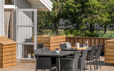 Melita - 2Km from the Sea: Blå, Busk, Sommerhus, Bunddække, Have, Estate, Skygge, Landscaping, Stuehus, Eco Hotel