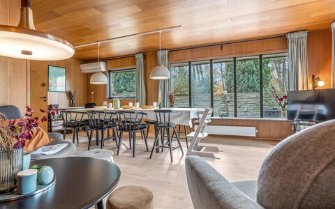 Sheyla - 70M from the Sea: Indretning, Gulvbelægning, Etage, Loft, Lejlighed, Skygge, Stol, Lysarmatur, Lampe, Stueplante