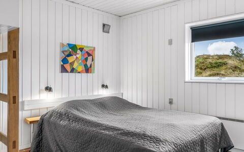 Ketilbiorn - 700M from the Sea: Træ, Loft, Gulvbelægning, Soveværelse, Etage, Indretning, Værelse, Seng, Sengetøj, Sengetøj