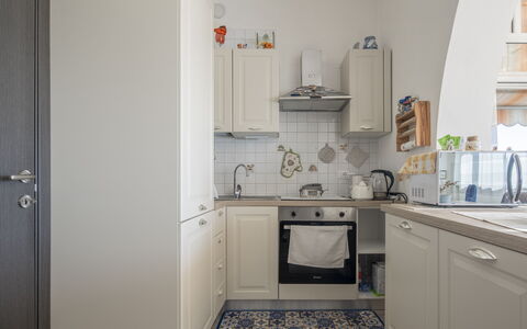 Casa di Bruna Seaview, Albenga: Køkken, Køkken Apparat, Indretning, Gulvbelægning, Countertop, Cabinetry, Møbel, Træ, Større Bandage, Etage