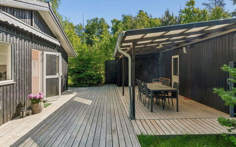 Amitola - 800M from the Sea: Træ, Hjem, Hårdttræ, Dæk, Trægulve, Planke, Kompositmateriale, Sommerhus, Skygge, Veranda