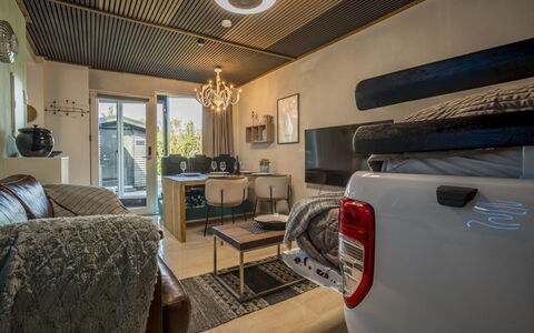 Solfrid - 900M from the Sea: Blå, Busk, Sommerhus, Bunddække, Have, Estate, Skygge, Landscaping, Stuehus, Eco Hotel