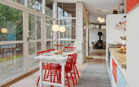 Ellenora - 1.7Km from the Sea: Indretning, Møbel, Gulvbelægning, Køkken, Loft, Lysarmatur, Etage, Køkken & Spisebord, Hjem, Stol