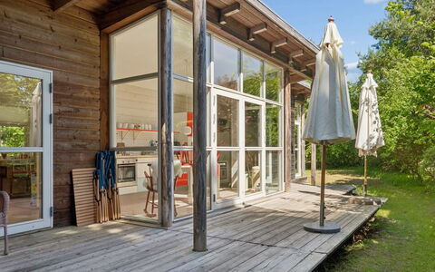 Ellenora - 1.7Km from the Sea: Træ, Veranda, Dør, Gulvbelægning, Hårdttræ, Hjem, Etage, Bejdse, Trægulve, Kompositmateriale