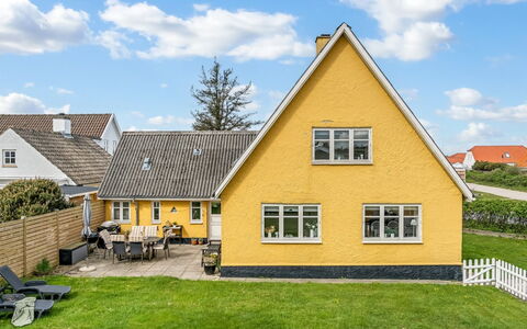 Fränze - 500M from the Sea: Sommerhus, Backyard, Gård, Garden Bygninger, Skur, Sidespor, Udendørs Møbler, Bjælkehytte, Udendørs Struktur, Hytte