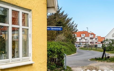 Fränze - 500M from the Sea: Sommerhus, Backyard, Gård, Garden Bygninger, Skur, Sidespor, Udendørs Møbler, Bjælkehytte, Udendørs Struktur, Hytte