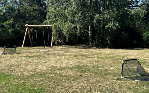Nicolaus - 1.3Km from the Sea: Græs, Træ, Land Lot, Lawn, Have, Legepladsudstyr, Skygge, Backyard, Parkere