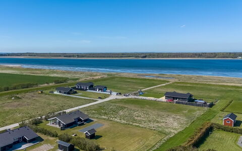 Galin - 210M to the Fjord: Græs, Træ, Landdistrikt, Busk, Sommerhus, Tag, Almindeligt, Land Lot, Hjem, Bunddække