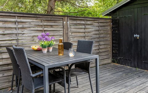 Else - 470M from the Sea: Sommerhus, Backyard, Gård, Garden Bygninger, Skur, Sidespor, Udendørs Møbler, Bjælkehytte, Udendørs Struktur, Hytte