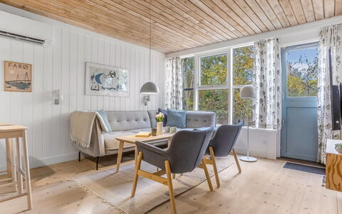 Catha - 200M from the Sea: Sommerhus, Backyard, Gård, Garden Bygninger, Skur, Sidespor, Udendørs Møbler, Bjælkehytte, Udendørs Struktur, Hytte