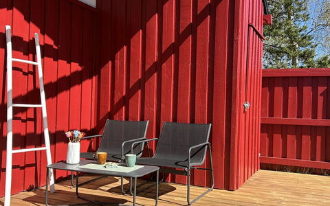 Catha - 200M from the Sea: Sommerhus, Backyard, Gård, Garden Bygninger, Skur, Sidespor, Udendørs Møbler, Bjælkehytte, Udendørs Struktur, Hytte