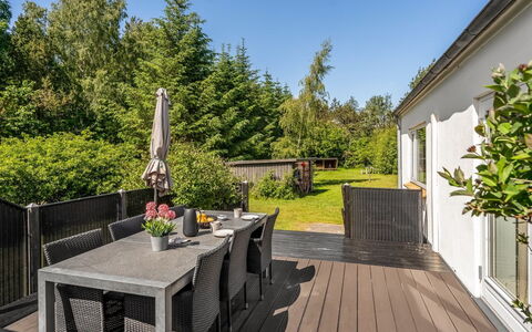 Paule - 1.3Km from the Sea: Træ, Busk, Veranda, Møbel, Dæk, Trægulve, Udendørs Møbler, Hårdttræ, Have