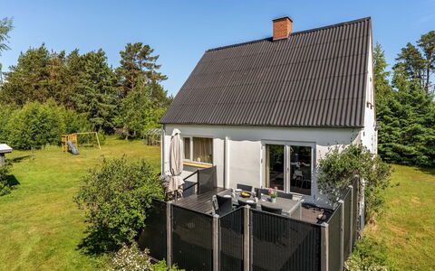 Paule - 1.3Km from the Sea: Tag, Hus, Busk, Sommerhus, Land Lot, Hjem, Have, Lawn, Backyard, Sidespor