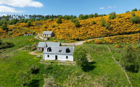Wester Bunloit: Græs, Græs-, Highland, Busk, Bakke, Landdistrikt, Landskab, Plantesamfund, Land Lot, Sommerhus