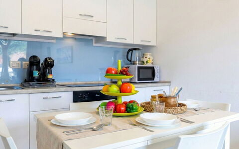 Spritz Home: Møbel, Køkken, Køkken Apparat, Indretning, Countertop, Større Bandage, Træ, Gulvbelægning, Cabinetry, Bordservice
