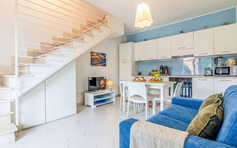 Spritz Home: Indretning, Gulvbelægning, Etage, Møbel, Værelse, Loft, Lejlighed, Stol, Stue