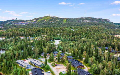 Tunturin Villa Pipo: Træ, Boligområde, Landskab, Land Lot, Fugleperspektiv, Luftfotografering, Forstad, Estate, Eco Hotel, Landscaping
