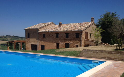 Villa la Dolcevita: Menneskelig Bosættelse, Estate, Svømmepøl, Villa, Hacienda