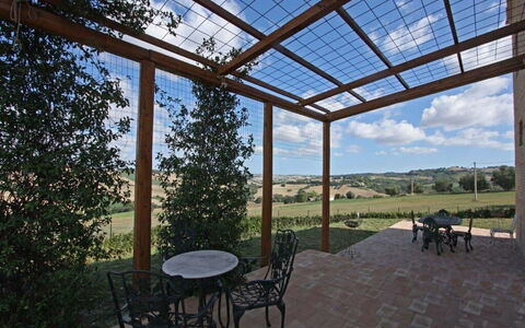 Villa la Dolcevita: Skygge, Have, Udendørs Struktur, Eco Hotel, Pavilion, Landscaping, Pergola, Garden Bygninger, Bejdse, Dagslys