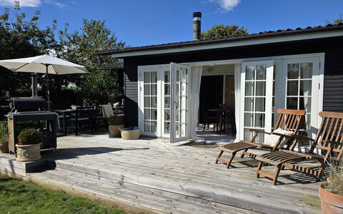 Yvette - 350M from the Sea: Tag, Hus, Hjem, Sommerhus, Dør, Sidespor, Dæk, Veranda, Planke, Hårdttræ