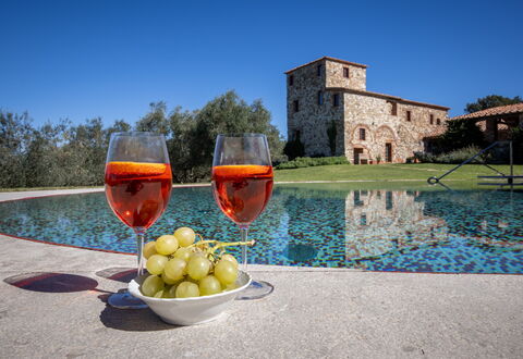 Il Gabbro, Luxury Experience: Skumring, Afspejling, Aften, Water Feature, Meteorologisk Fænomen, Reflekterende Pool, Svømmepøl, Dam, Solnedgang