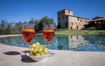 Il Gabbro, Luxury Experience: Skumring, Afspejling, Aften, Water Feature, Meteorologisk Fænomen, Reflekterende Pool, Svømmepøl, Dam, Solnedgang