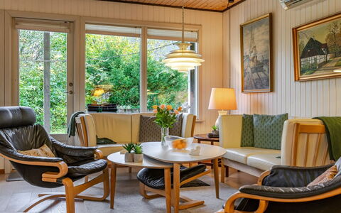 Mika - 300M from the Sea: Sommerhus, Backyard, Gård, Garden Bygninger, Skur, Sidespor, Udendørs Møbler, Bjælkehytte, Udendørs Struktur, Hytte