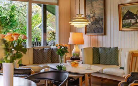 Mika - 300M from the Sea: Sommerhus, Backyard, Gård, Garden Bygninger, Skur, Sidespor, Udendørs Møbler, Bjælkehytte, Udendørs Struktur, Hytte