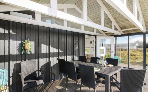 Kanutte - 250M from the Sea: Træ, Møbel, Lejlighed, Værelse, Loft, Bejdse, Stol, Hårdttræ, Klarlak, Tømmer
