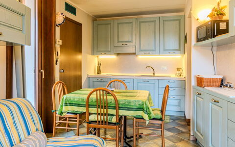 Morandini 261: Møbel, Indretning, Gulvbelægning, Træ, Etage, Loft, Countertop, Køkken, Værelse, Cabinetry