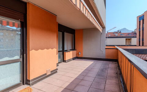 Centro Piave: Væg, Arkitektur, Lejlighed, Kompositmateriale, Altan, Dagslys, Ejerlejlighed