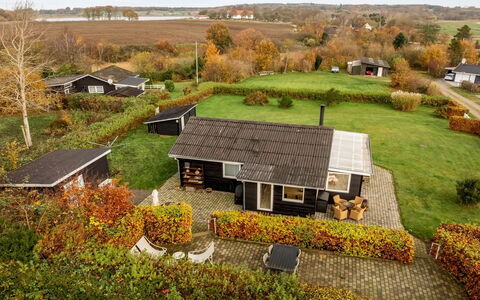 Hjalma - 250M to the Fjord: Hus, Tag, Boligområde, Hjem, Landskab, Landdistrikt, Sommerhus, Land Lot, Almindeligt, Bunddække