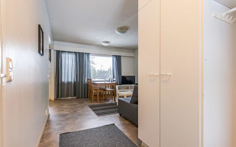 Kotipaljakka A3: Indretning, Gulvbelægning, Etage, Møbel, Træ, Loft, Værelse, Lejlighed, Belysning, Trægulve