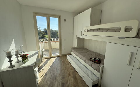Villa al Glicine Proprietà: Lejlighed, Etage, Gulvbelægning, Værelse, Sovesal, Soveværelse, Design, Trægulve, Seng