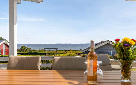 Finn - 100M from the Sea: Sommerhus, Backyard, Gård, Garden Bygninger, Skur, Sidespor, Udendørs Møbler, Bjælkehytte, Udendørs Struktur, Hytte