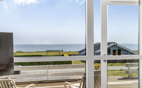 Finn - 100M from the Sea: Sommerhus, Backyard, Gård, Garden Bygninger, Skur, Sidespor, Udendørs Møbler, Bjælkehytte, Udendørs Struktur, Hytte