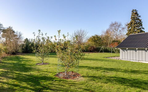 Gerarda - 450M from the Sea: Sommerhus, Backyard, Gård, Garden Bygninger, Skur, Sidespor, Udendørs Møbler, Bjælkehytte, Udendørs Struktur, Hytte