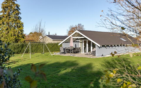 Gerarda - 450M from the Sea: Sommerhus, Backyard, Gård, Garden Bygninger, Skur, Sidespor, Udendørs Møbler, Bjælkehytte, Udendørs Struktur, Hytte