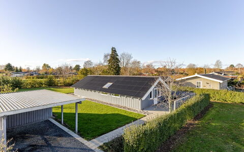 Gerarda - 450M from the Sea: Sommerhus, Backyard, Gård, Garden Bygninger, Skur, Sidespor, Udendørs Møbler, Bjælkehytte, Udendørs Struktur, Hytte