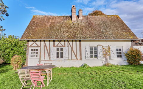La Ferme: Græs, Bygning, Vindue, Hus, Tag, Hjem, Sommerhus, Landdistrikt, Busk