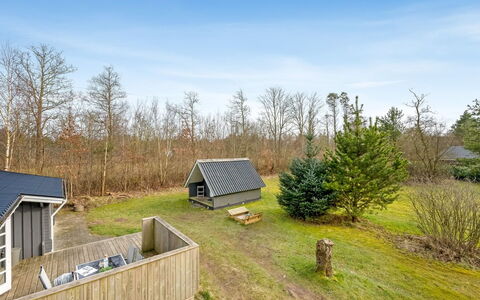 Leandra - 11Km from the Sea: Sommerhus, Backyard, Gård, Garden Bygninger, Skur, Sidespor, Udendørs Møbler, Bjælkehytte, Udendørs Struktur, Hytte