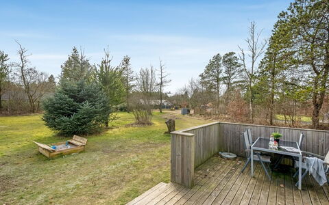 Leandra - 11Km from the Sea: Busk, Land Lot, Planke, Hårdttræ, Have, Landscaping, Dæk, Bejdse, Gård, Backyard