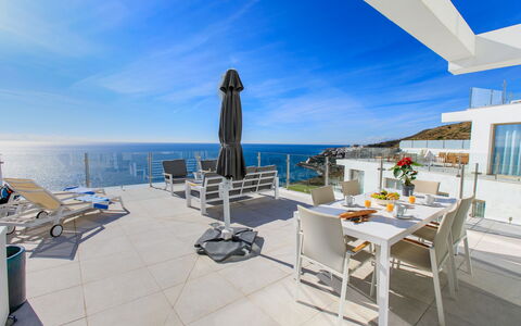 Nerja View with Infitinity Pool: Hav, Kyst, Ocean, Udvej, Altan, Hotel, Badeby, Stol, Villa, Bugt