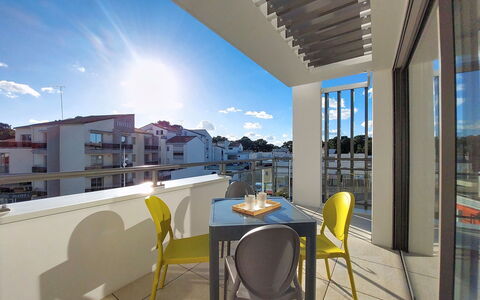 Veleda: Lejlighed, Kompositmateriale, Ejerlejlighed, Altan, Stol, Design, Udendørs Møbler, Hotel, Aluminium, Penthouselejlighed