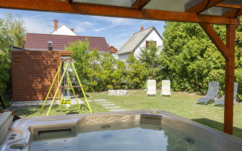 Wild Grape: Sidespor, Have, Sommerhus, Udendørs Møbler, Skygge, Gård, Garden Bygninger, Backyard, Landscaping, Hårdttræ