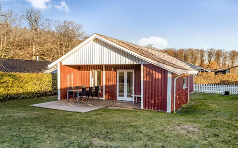 Pavo - 200M from the Sea: Sommerhus, Backyard, Gård, Garden Bygninger, Skur, Sidespor, Udendørs Møbler, Bjælkehytte, Udendørs Struktur, Hytte