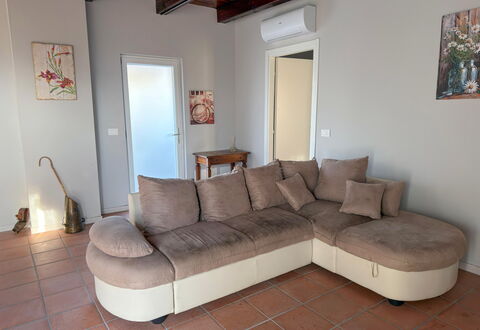 Alma Montis - Frabosa Sottana: Møbel, Træ, Gulvbelægning, Etage, Indretning, Værelse, Stue, Trægulve, Komfort, Stol