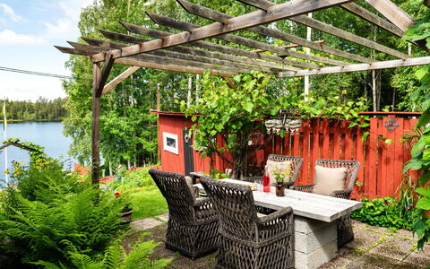 Viksjö Utsikten: Have, Skygge, Backyard, Udendørs Møbler, Udendørs Bord, Eco Hotel, Udendørs Struktur, Gård, Stol