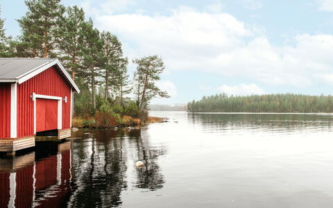 Viksjö Utsikten: Vand, Krop Af Vand, Vandvej, Bank, Afspejling, Vandløb, Sø, Kanal, Skov, Sommerhus