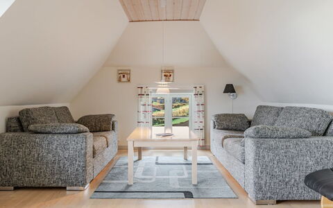 Arvi - 100M from the Sea: Træ, Tag, Hjem, Hus, Arkitektur, Sidespor, Land Lot, Sommerhus, Skur, Garden Bygninger